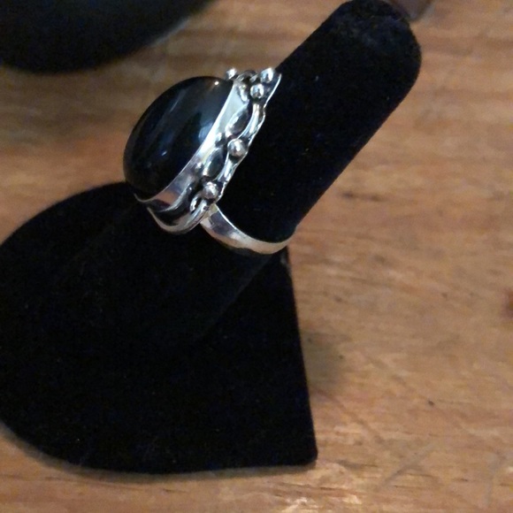 Black onyx and sterling silver ring. Size 7. Stamped 925 NWOT - Picture 2 of 2